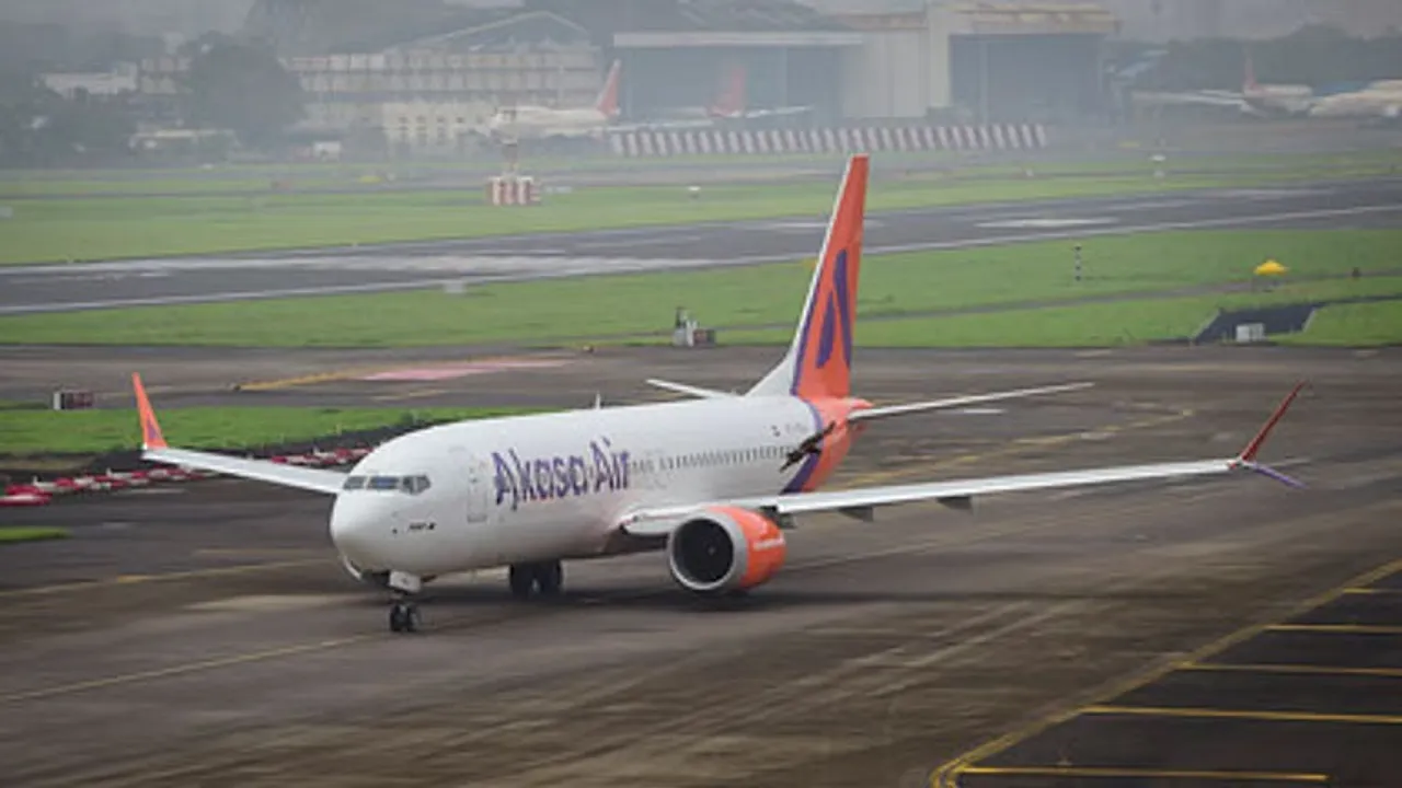  Plane Photograph: (Kanak News) 