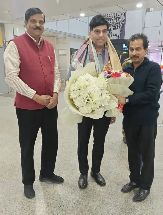  Vishwanathan Anand Photograph: (Kanak News) 