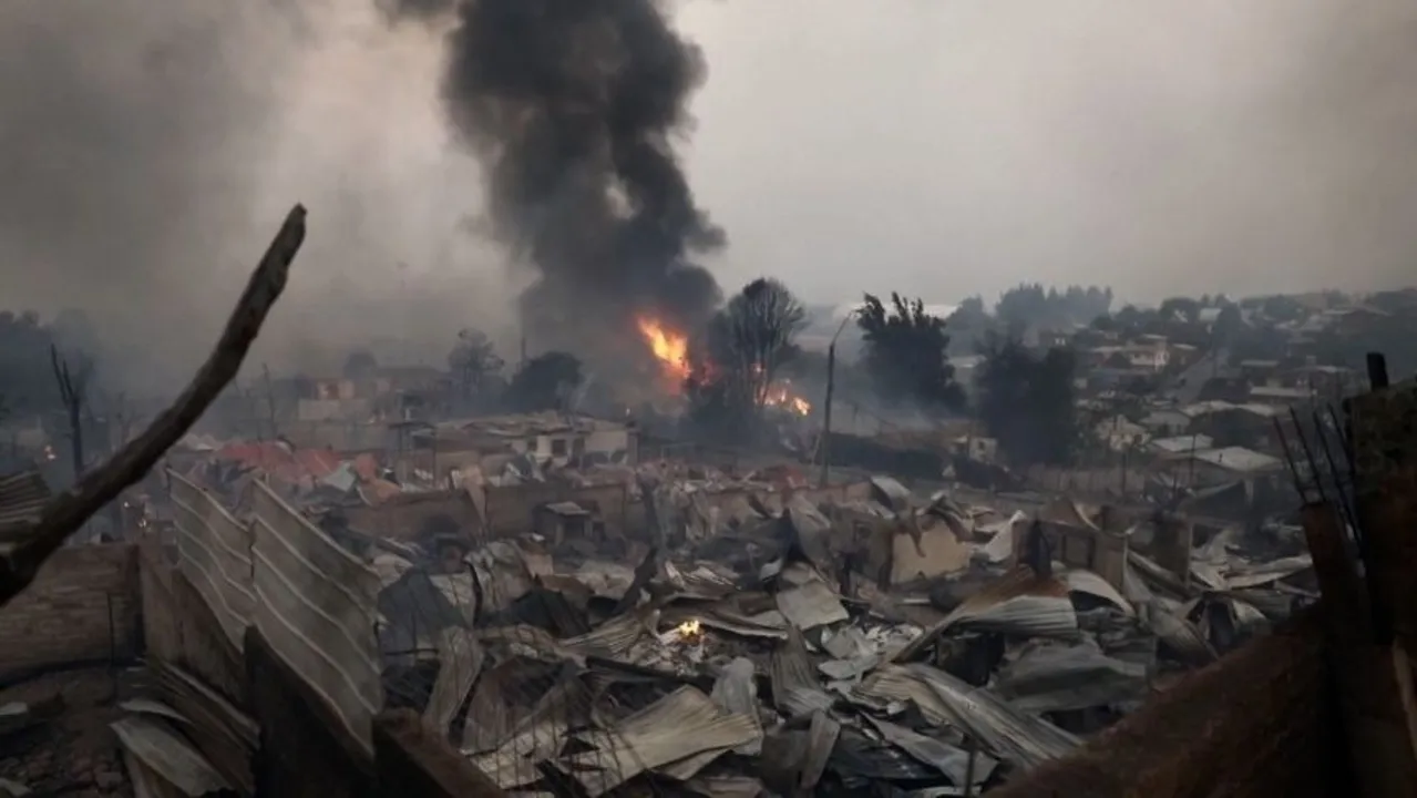  Chile fires kill Photograph: (Google) 