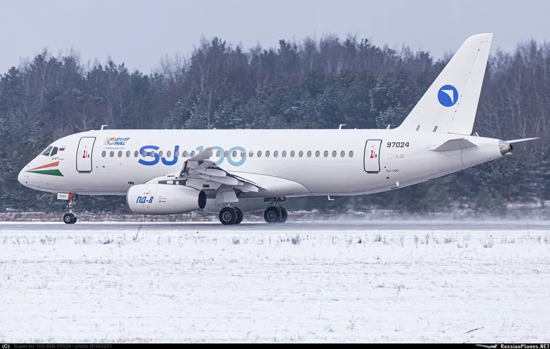  Plane Photograph: (Google) 