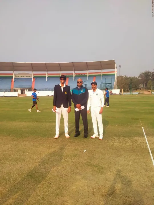  କିଟ୍‌ରେ ଆରମ୍ଭ ହେଲା ରଣଜୀ ମୁକାବିଲା, ଟସ୍‌ ଜିତି ଓଡ଼ିଶାର ଫିଲ୍‌ଡିଂ ନିଷ୍ପତ୍ତି