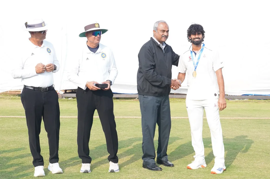  ଅନିଲ କ୍ରମାଗତ ଶତକରୁ ବଞ୍ଚିତ, ଓଡ଼ିଶା ପରାସ୍ତ