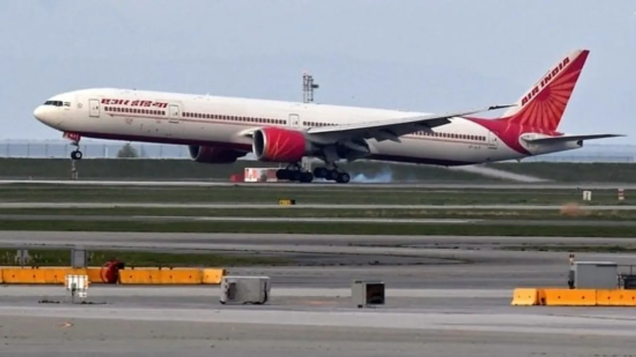  Plane Photograph: (Kanak news) 