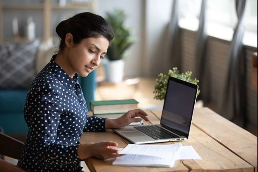  ଅଧିକ ସମୟ ବସି କାମ କରୁଛନ୍ତି କି ? ଅବେଳାରେ ମାଡ଼ିବସିବ ଗମ୍ଭୀର ସମସ୍ୟା ,ଏବେଠାରୁ ବଦଳାନ୍ତୁ ଅଭ୍ୟାସ