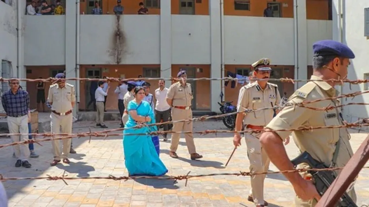  BOMB THREAT Photograph: (KANAK NEWS) 