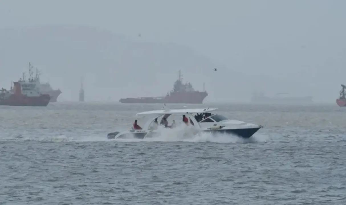  3 Iranian tankers seized Photograph: (kanak news) 
