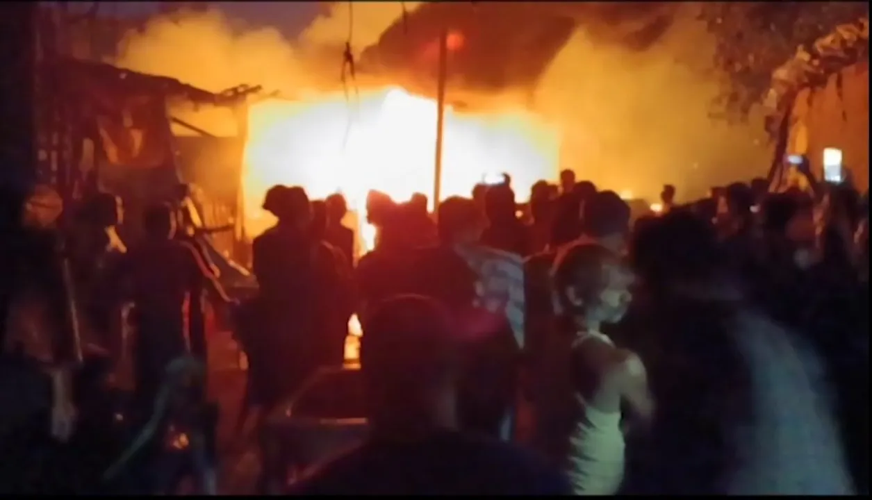  ଅଧରାତିରେ ଜଳିଗଲା ପରିବା ବଜାର ; ପେଟପାଟଣା ଚିନ୍ତାରେ ଦୋକାନୀ