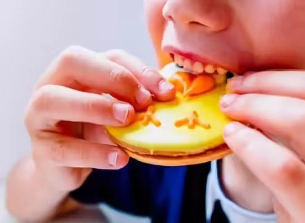  କ୍ରିମ୍ ବିସ୍କୁଟ ଖାଉଛନ୍ତି କି ?  ସ୍ବାସ୍ଥ୍ୟ ପାଇଁ ଖରାପ କହିଲେ ଡାକ୍ତର