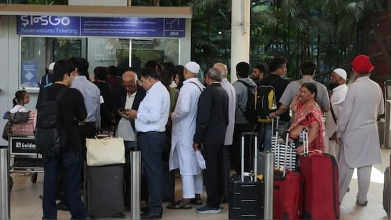  passengers Photograph: (Google) 