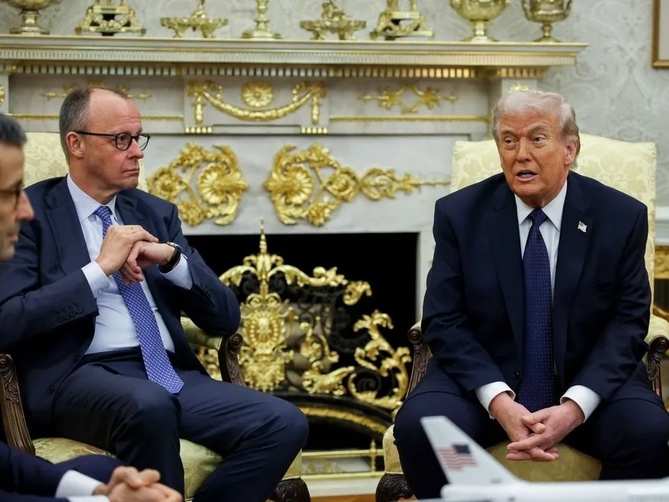  TRUMP Photograph: (KANAK NEWS) 