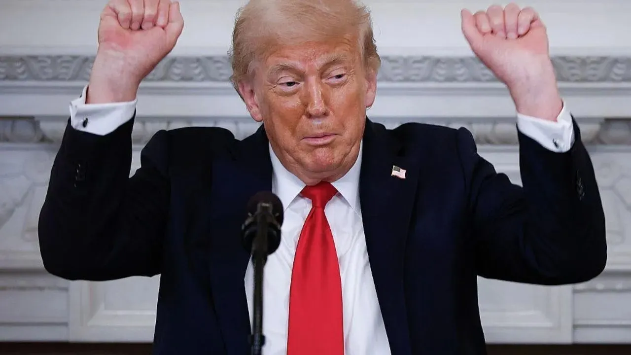  Trump Photograph: (kanak news) 