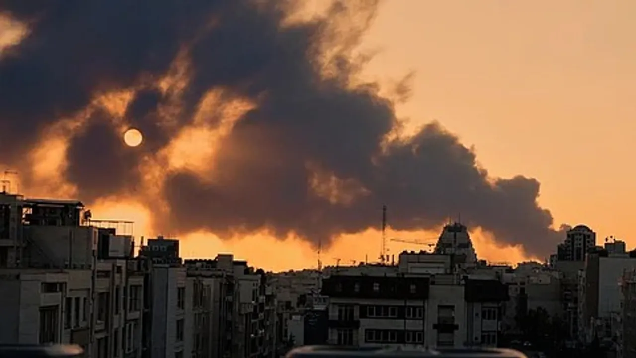  ଇରାନ ଉପରେ ଇସ୍ରାଏଲର ଜୋରଦାର ଆକ୍ରମଣ, ମାଟିରେ ମିଶିଲା ୫ ତୈଳ କାରଖାନା