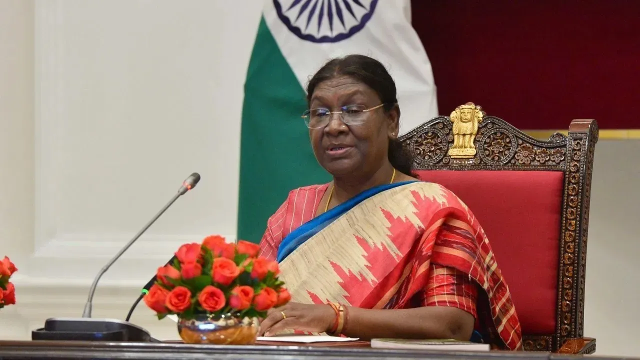  President Photograph: (kanak news) 