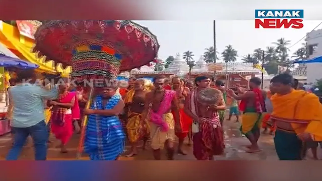  ଘଣ୍ଟ ଘଣ୍ଟାରେ କମ୍ପୁଛି ପରିବେଶ । ବରାଳ ବାଲୁଙ୍କେଶ୍ୱରଙ୍କ ପୂଜାର୍ଚ୍ଚନା ସହ ଚାଲିଛି ଅଭିଷେକ ।