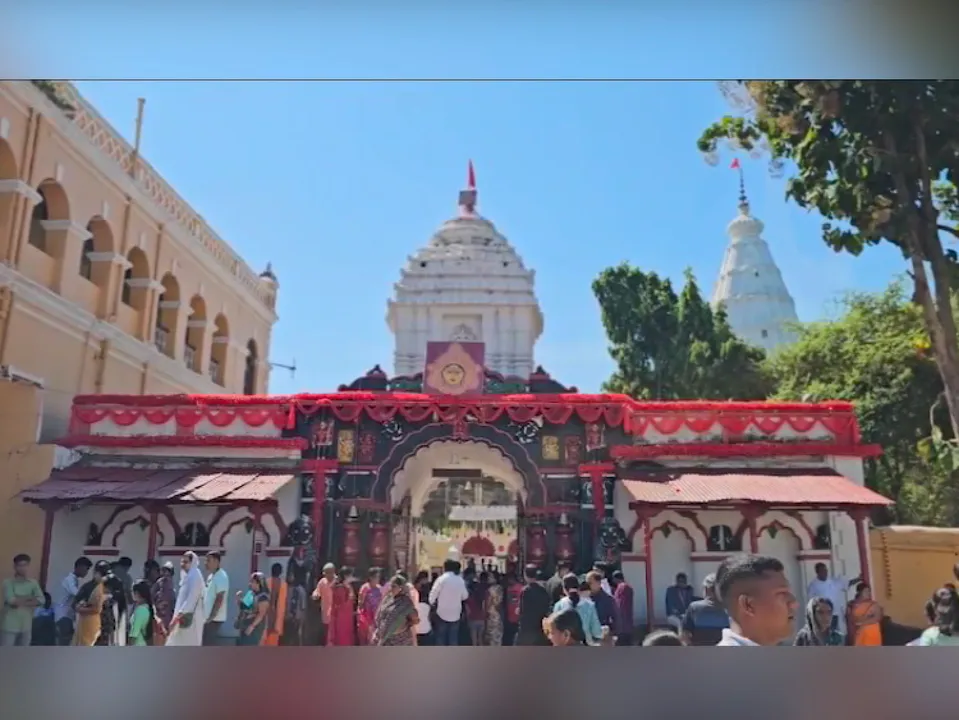  ଆଜି ମା' ମାଣିକେଶ୍ୱରୀଙ୍କ ପ୍ରସିଦ୍ଧ ଛତର ଯାତ୍ରା ।  ଚଳଚଞ୍ଚଳ ଭାବାନୀପାଟଣା ସହର