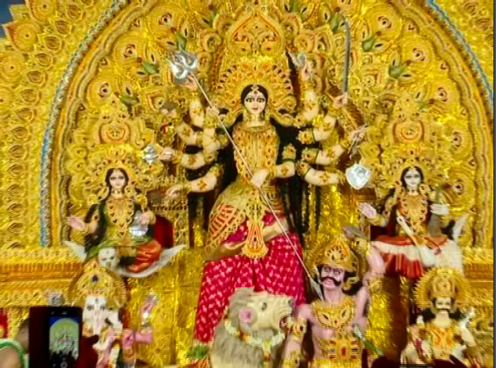  ମା ଜଗତଜନନୀଙ୍କ ପୂଜା ପାଇଁ ଉତ୍ସବ ମୁଖର ଗାଁଠୁ ସହର । ପୀଠରେ ଆଜି ମହାମାୟାଙ୍କ ମହାନବମୀ । ମଣ୍ଡପରେ ଚାଲିଛି ଅଷ୍ଟମୀ ପୂଜା