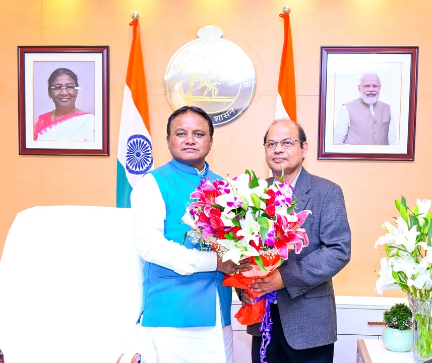  ମୁଖ୍ୟମନ୍ତ୍ରୀଙ୍କୁ ସାକ୍ଷାତ କଲେ ଉତ୍କଳ ହସ୍ପିଟାଲର ମୁଖ୍ୟ । ସ୍ୱାସ୍ଥ୍ୟ ସେବାର ଅଗ୍ରଗତି ବାବଦରେ କଲେ ଆଲୋଚନା