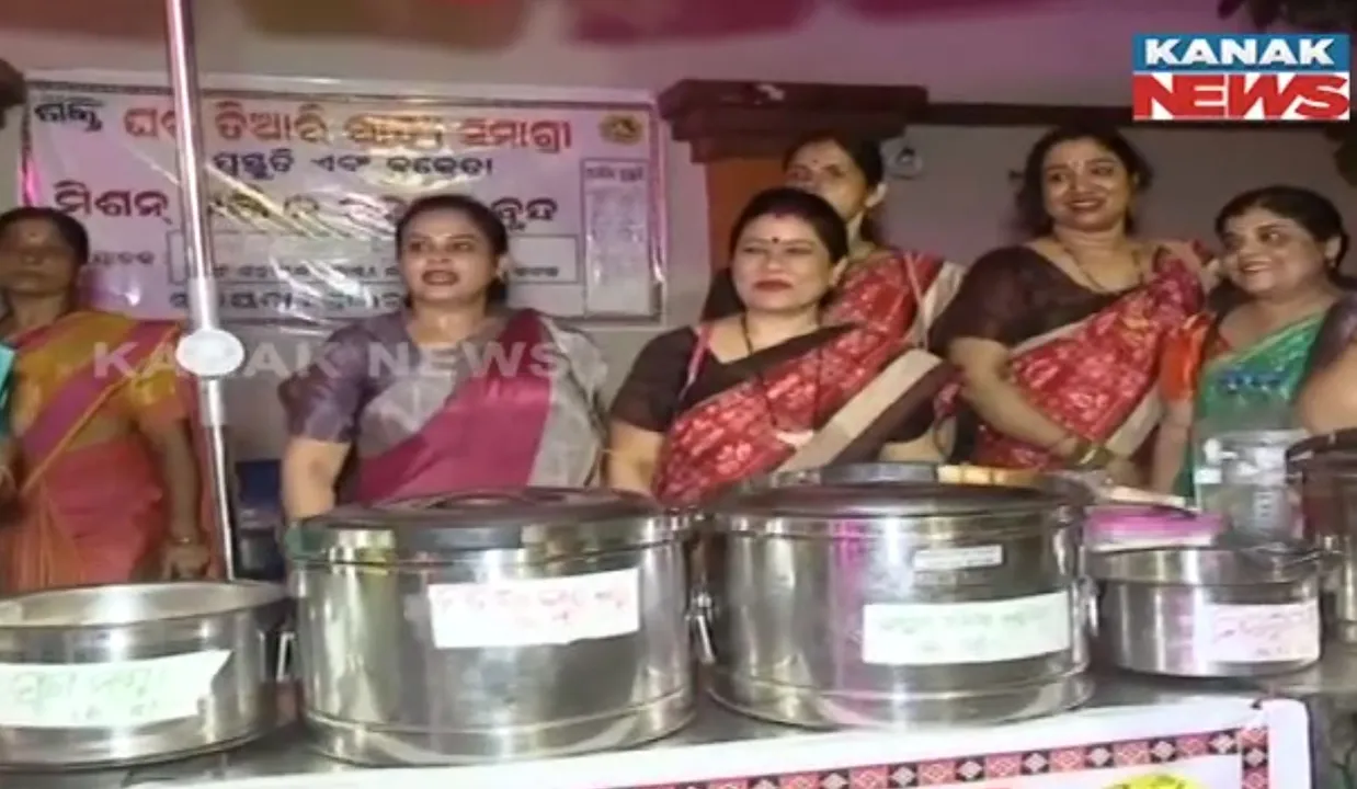  ଶିକ୍ଷିତ ମହିଳାଙ୍କ ମଣ୍ଡାପିଠା ବ୍ୟବସାୟ । ଗ୍ରାହକଙ୍କ ଅର୍ଡର ମୁତାବକ ପିଠା ବିକ୍ରି କରି ହେଉଛନ୍ତି ଲାଭବାନ