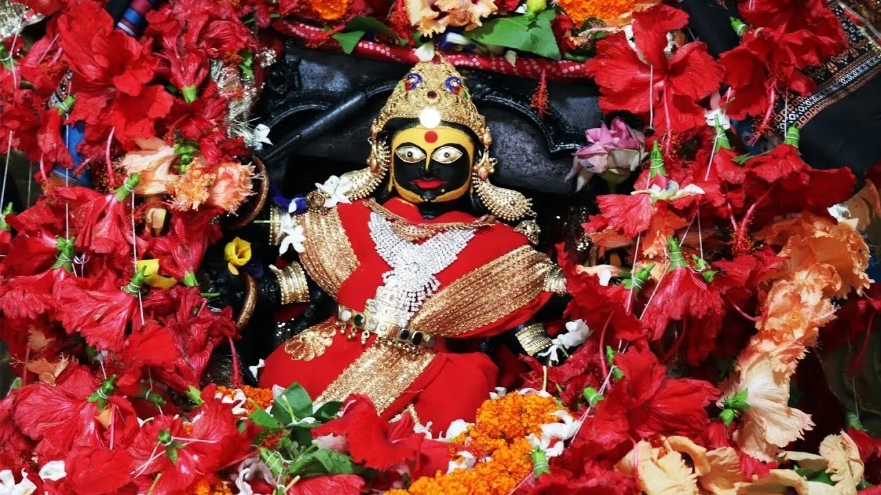  ଶକ୍ତିପୀଠରେ ପାର୍ବଣର ମହକ । ସ୍ୱତନ୍ତ୍ର ରୀତିନୀତିରେ ଦେବୀଙ୍କ ଆରାଧନା ।