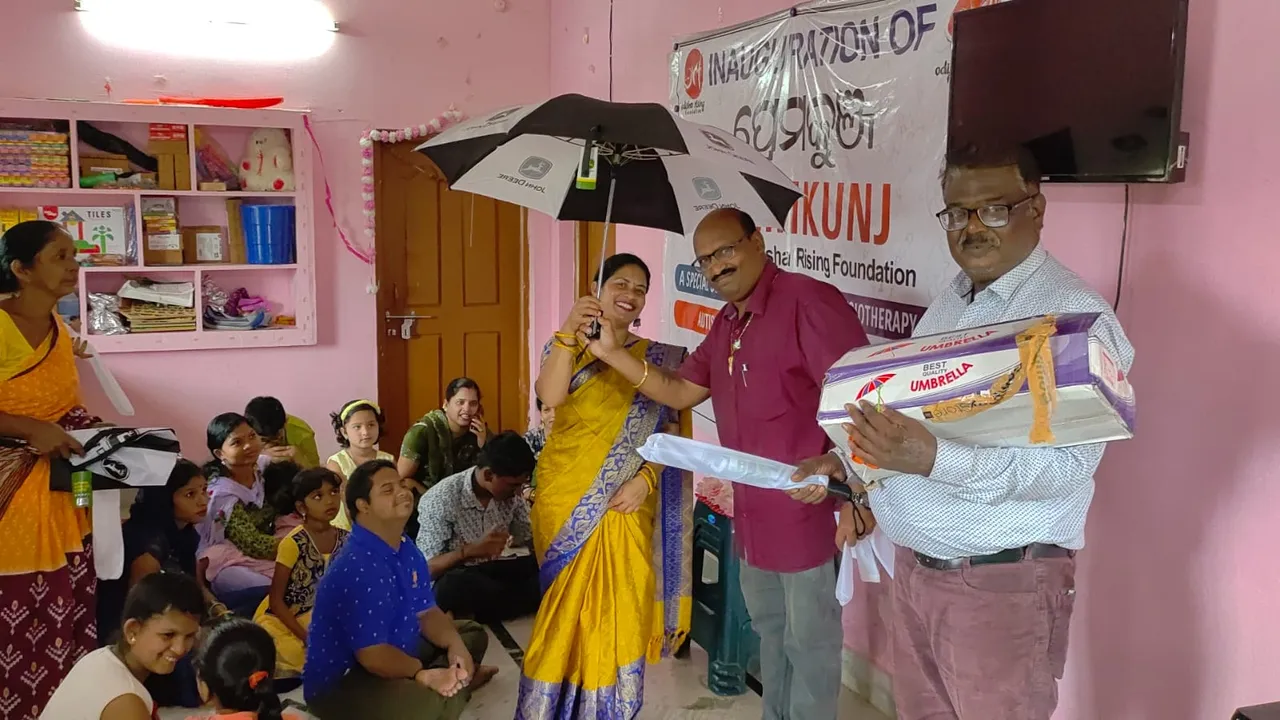  କୋମଲ ଏଣ୍ଟରପ୍ରାଇଜସ୍ ପକ୍ଷରୁ ଗୁରୁ ଦିବସ ପାଳିତ