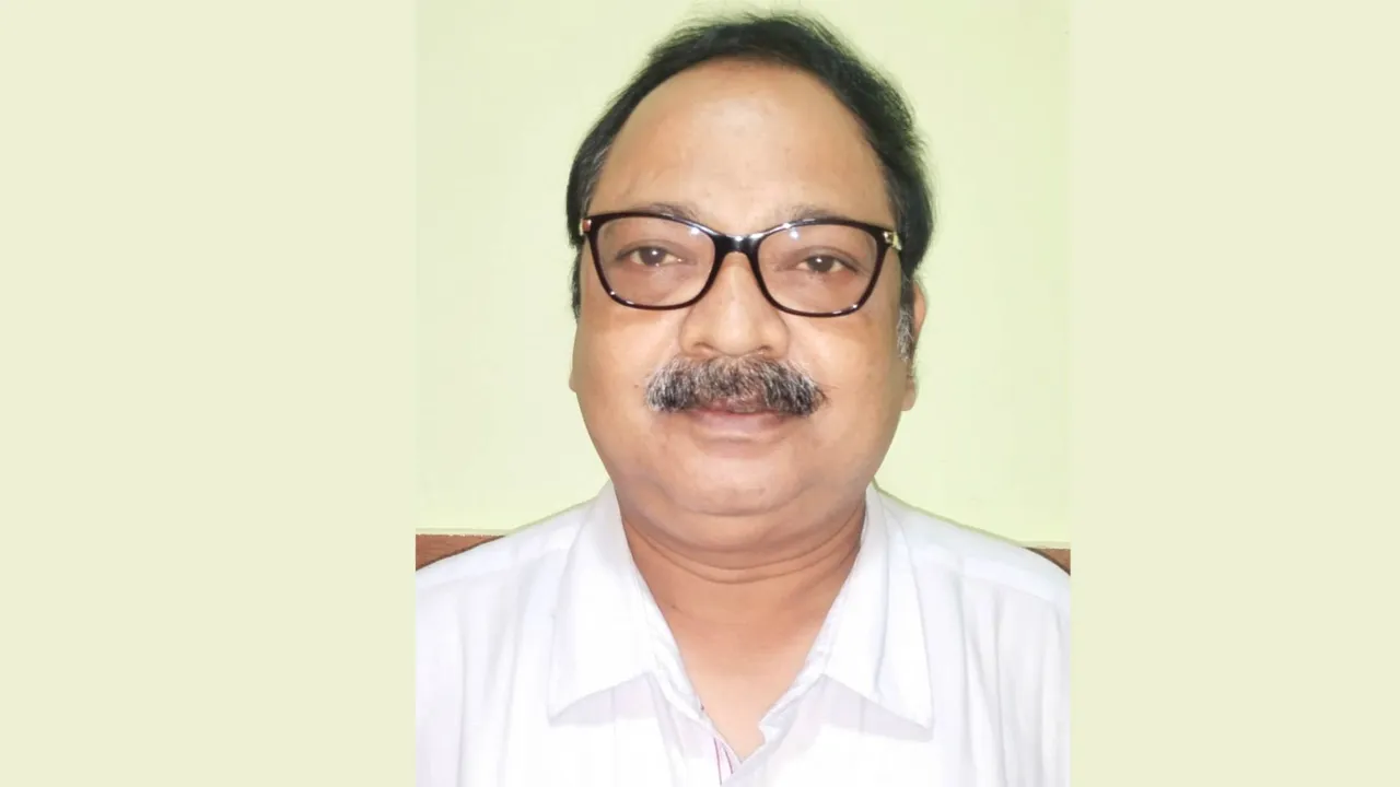  ପଦାର୍ଥ ବିଜ୍ଞାନୀଙ୍କ ପିଏଚଡି ଡିଗ୍ରୀ ପ୍ରାପ୍ତ:  କିଟ୍ ଇଣ୍ଟରନ୍ୟାସନାଲ ସଂସ୍କାର ଯଦାର୍ଥ ବିଜ୍ଞାନ ଅଧ୍ୟାପକ ଡ. ବିକାଶ ରଞ୍ଜନ ମହାପାତ୍ର ପାଇଲେ ପିଏଚଡି ଡିଗ୍ରୀ