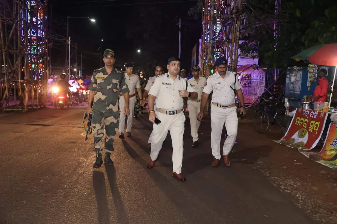  ରାଜଧାନୀରେ ଅପରାଧୀଙ୍କୁ କଡା ଚେତାବନୀ ; ଫ୍ଲାଗମାର୍ଚ୍ଚ ସମୟରେ ଡିସିପିଙ୍କ ସତର୍କବାଣୀ