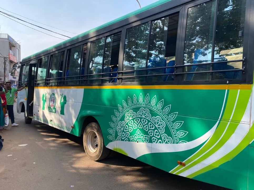 ଲକ୍ଷ୍ମୀ ବସ୍ ଚଳାଚଳକୁ ବିରୋଧ ; ଗଜପତି ଜିଲ୍ଲାରୁ ଗଡୁନି ଘରୋଇ ବସ୍