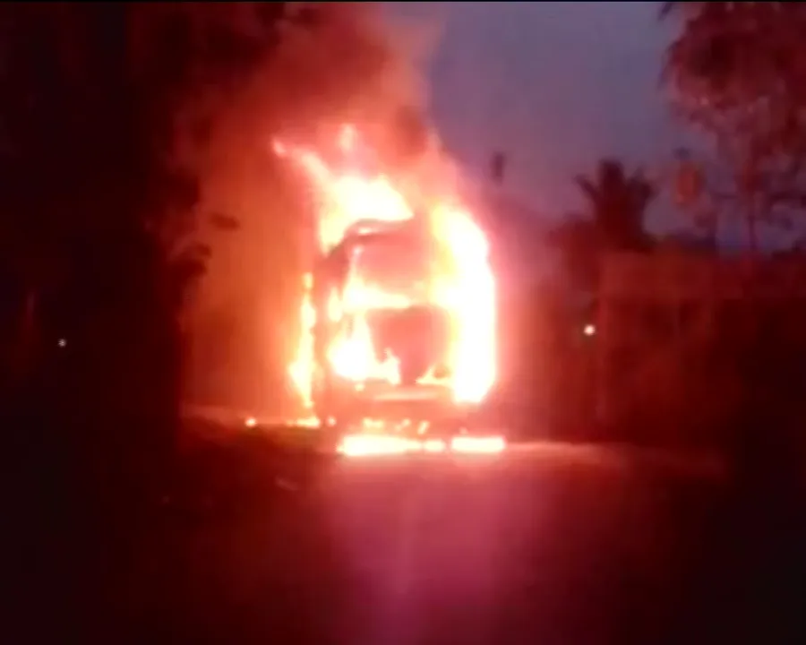  ଚଳନ୍ତା ବସରେ ଅଗ୍ନିକାଣ୍ଡ