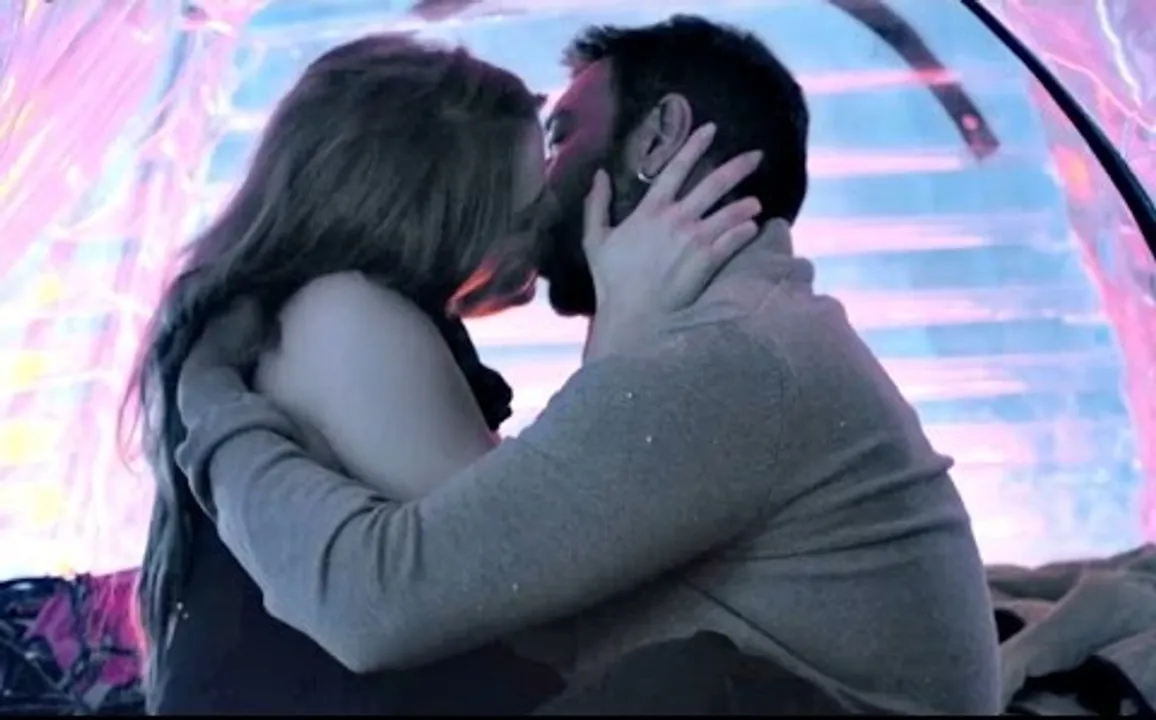  ରିଲିଜ୍ ହେଲା ଫିଲ୍ମ ‘ଶିବାୟ’ର ନୂଆ ଗୀତ : ପ୍ରଥମ ଥର କିସିଂ ସିନରେ ନଜର ଆସିଛନ୍ତି ଅଜୟ ଦେବଗନ୍