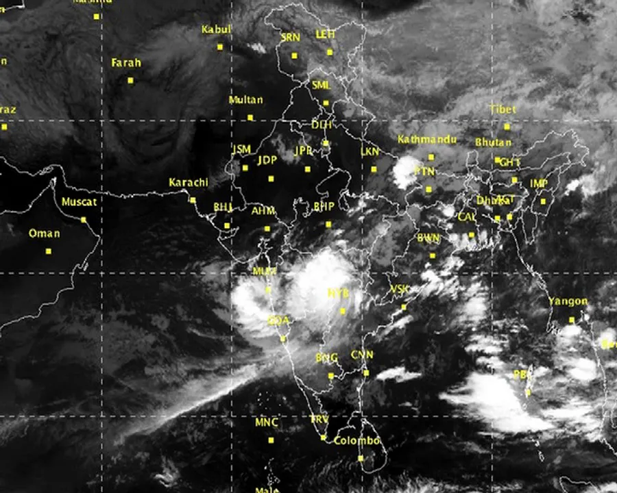  ୱେଲ ମାର୍କରେ ପରିଣତ ହେଲା ଲଘୁଚାପ : ୭୨ ଘଂଟା ଭିତରେ ଆଭ୍ୟନ୍ତରୀଣ ଓଡ଼ିଶାରେ ପ୍ରବଳରୁ ଅତି ପ୍ରବଳ ବର୍ଷ ସମ୍ଭାବନା