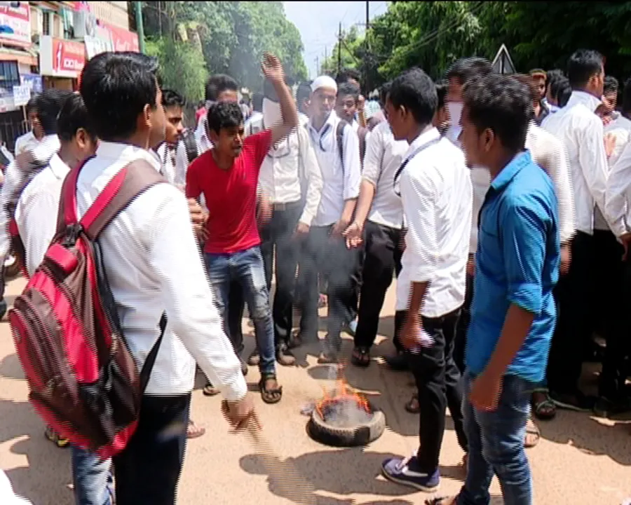  ଗୁରୁକୁଳରେ ଗୁଣ୍ଡାରାଜ୍ ! ପ୍ରାର୍ଥୀପତ୍ର ନାକଚ ପରେ ବିଭିନ୍ନ କଲେଜରେ ଅଶାନ୍ତିର ନିଆଁ