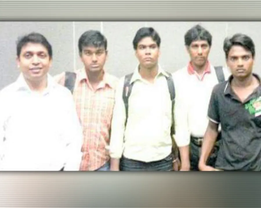  ଉଦ୍ଧାର ହେଲେ ମାଲେସିଆରେ ଫସିଥିବା ଓଡିଆ ଶ୍ରମିକ : ୮ ଓଡିଆ ଶ୍ରମିକଙ୍କ ମୁକ୍ତି ନେଇ ଆରମ୍ଭ ହେଲା ଉଦ୍ୟମ