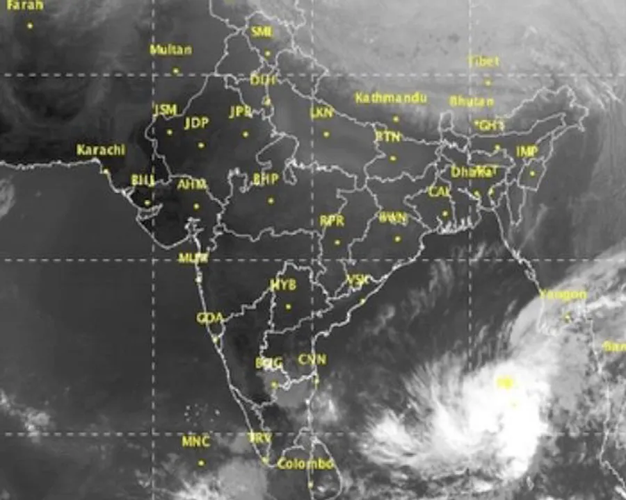  ବଙ୍ଗୋପସାଗରର ଲଘୁଚାପ ୨ଦିନରେ ନେଇପାରେ ଘୂର୍ଣ୍ଣିଝଡର ରୂପ : ବାତ୍ୟାର ନାଁ ରହିବ ‘ଭର୍ଦା’