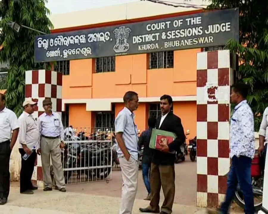  ବିବାଦୀୟ ସିଡି ମାମଲାରେ ମେୟରଙ୍କୁ କୋର୍ଟଙ୍କ ସୁରକ୍ଷା: ଅପମାନଜନକ ଖବର ପ୍ରସାରଣ ଉପରେ କଟକଣା