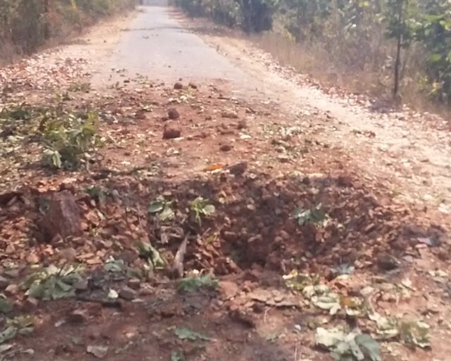  ଭବାନୀପାଟଣାରେ ଲ୍ୟାଣ୍ଡ ମାଇନ ବିସ୍ଫୋରଣ ! ମାଓବାଦୀଙ୍କ ହାତ ଥିବା ସନ୍ଦେହ