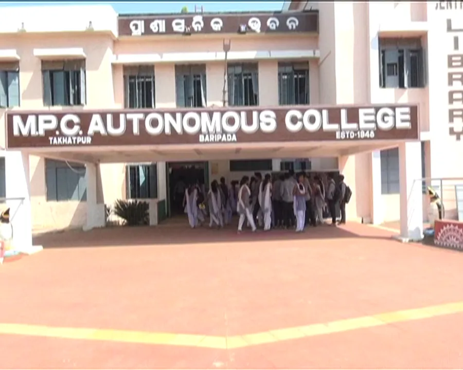  ଗୁରୁ ଶିଷ୍ୟ ସଂପର୍କରେ କଳଙ୍କ ! ଅଧ୍ୟାପକଙ୍କ ବିରୋଧରେ ଛାତ୍ରୀଙ୍କୁ ଅସଦାଚରଣ ଅଭିଯୋଗ