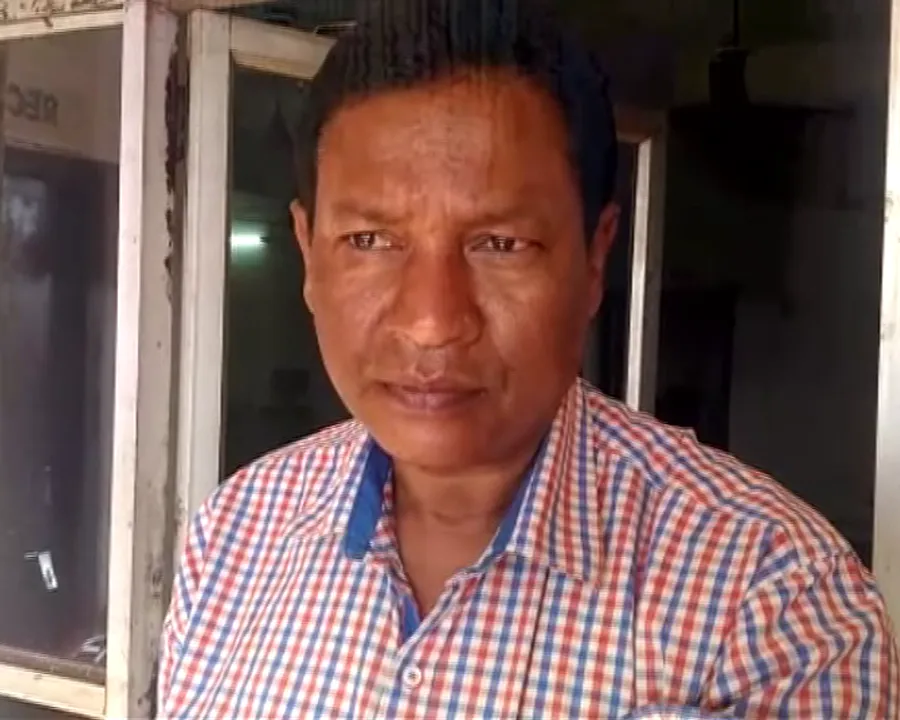  କେନ୍ଦୁଝର : ରୁଗୁଡି ଅଂଚଳରେ ଚୋରା ମାଙ୍ଗାନିଜ୍ ଚାଲାଣକୁ ନେଇ ଉତ୍ତେଜନା, ଥାନା ଅଧିକାରୀଙ୍କୁ ନିର୍ଘାତ ପିଟିଲେ ଗାଡି ଚାଳକ