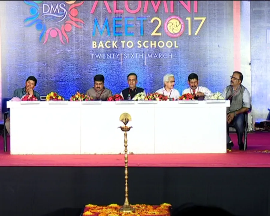  ଭୁବନେଶ୍ୱର : ଡିଏମ୍ ସ୍କୁଲରେ ମହାସମାରୋହରେ ଅନୁଷ୍ଠିତ ହେଲା ଆଲୁୁମିନି ମିଟ୍