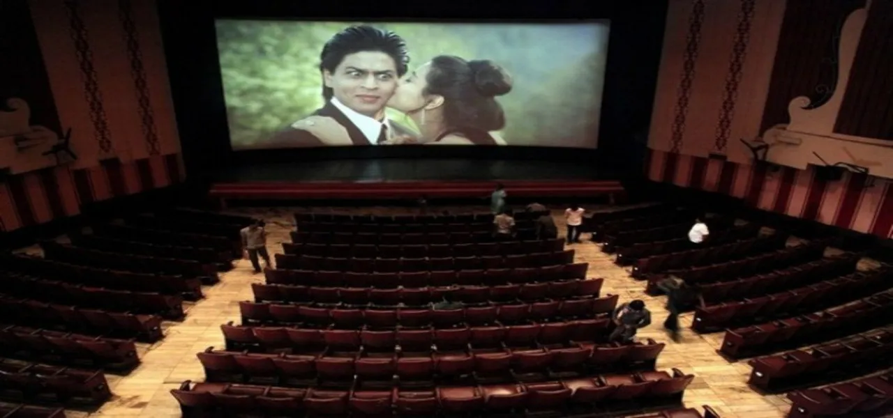  Photo Courtesy : https://s3.scoopwhoop.com 