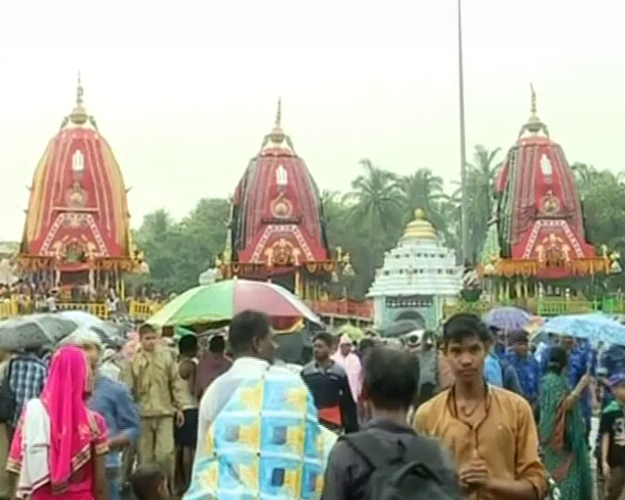  ଆଜି ଆଡପ ମଣ୍ଡପକୁ ବିଜେ କରିବେ ଶ୍ରୀଜିଉ ! ଶ୍ରୀଗୁଣ୍ଡିଚାରେ ଲାଗିଛନ୍ତି ତିନି ରଥ