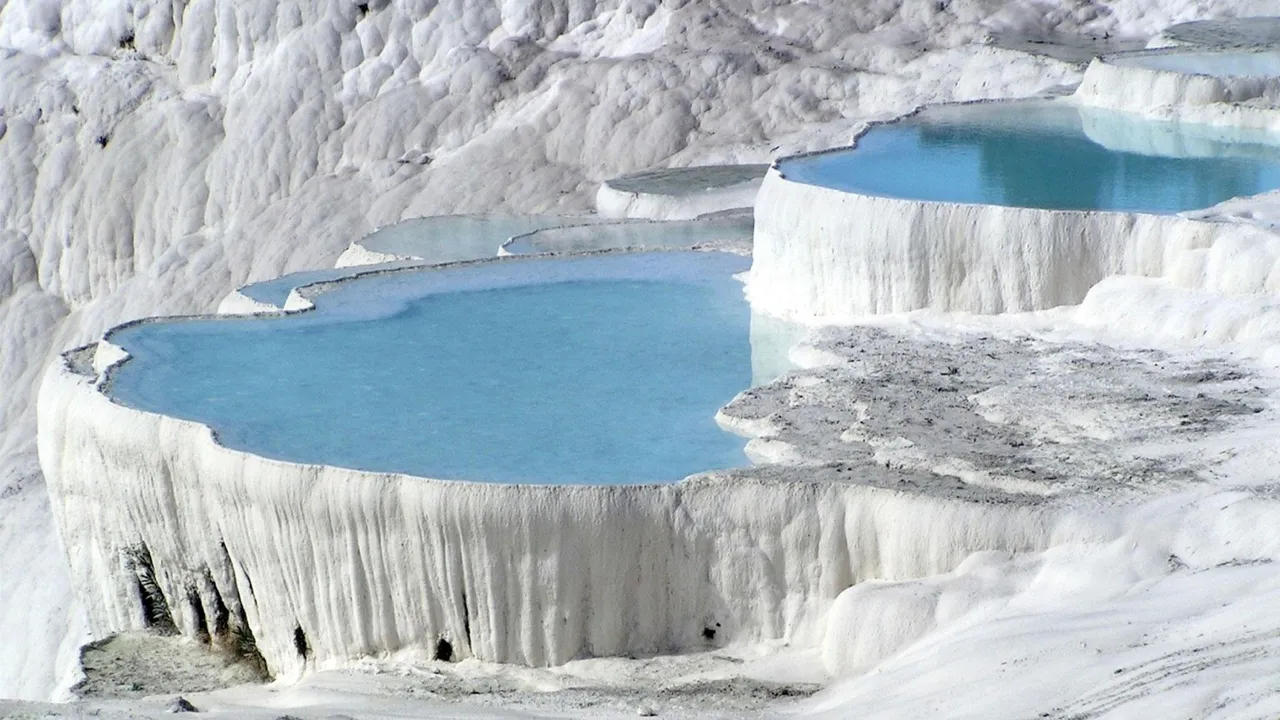  Image Courtesy : http://www.tzaranu.com 