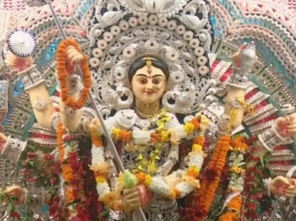  ଭୁବନେଶ୍ୱରରେ ମା’ଙ୍କର ମହାସପ୍ତମୀ ପୂଜା ! ପୂଜାର୍ଚ୍ଚନା ସାଙ୍ଗକୁ ଆକର୍ଷଣର କେନ୍ଦ୍ରବିନ୍ଦୁ ସାଜିଛି ମନଲୋଭା ତୋରଣ