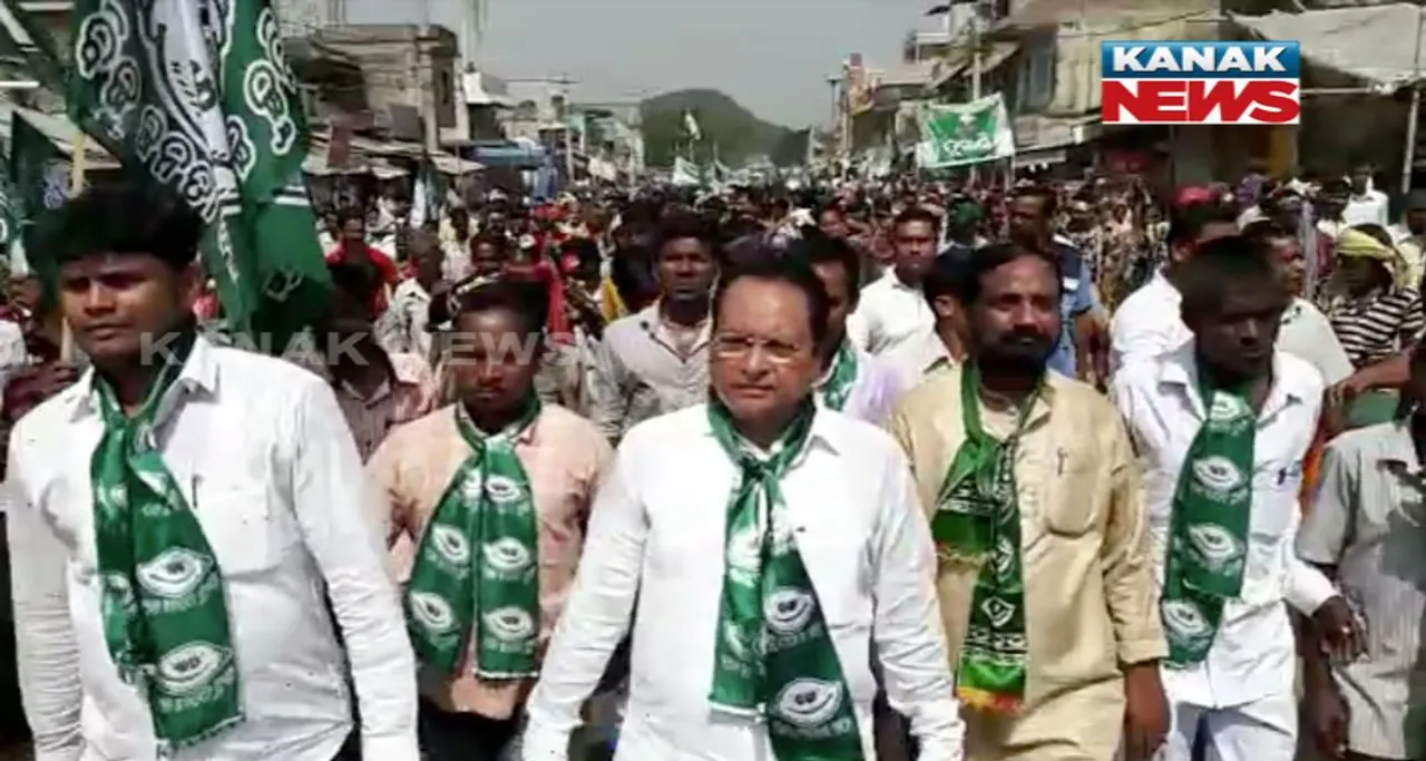  ଦଶପଲ୍ଲାରେ ବିଧାୟକଙ୍କ ବିରୋଧୀ ସମାବେଶ : ବିଧାୟକଙ୍କୁ ହଟାଇବାକୁ ଦାବୀ