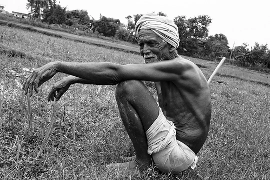  ଚାଷୀଙ୍କୁ ଠକିଲେ ସୋରୁମ ମାଲିକ ! କୃଷି ଯନ୍ତ୍ରପାତି ଦେବାକୁ କହି ନେଇଗଲେ ଟଙ୍କା