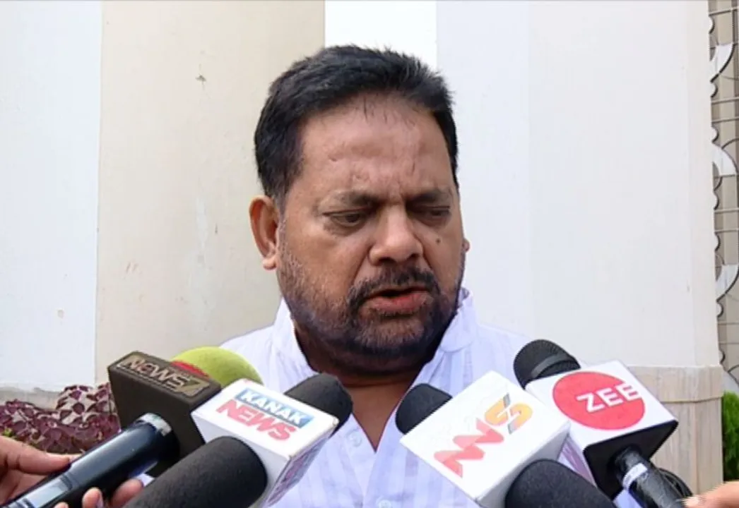  କୁକୁଡା ମରା ଅଭିଯାନ ଆରମ୍ଭ : ପଶୁସଂପଦ ମନ୍ତ୍ରୀ କହିଲେ, କ୍ଷତିଗ୍ରସ୍ତଙ୍କୁ ମିଳିବ କ୍ଷତିପୂରଣ