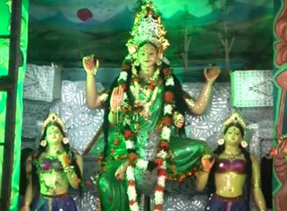  ଢେଙ୍କାନାଳରେ ଧୂମଧାମରେ ଚାଲିଛି ମା’ଲକ୍ଷ୍ମୀଙ୍କର ପୂଜାର୍ଚ୍ଚନା 