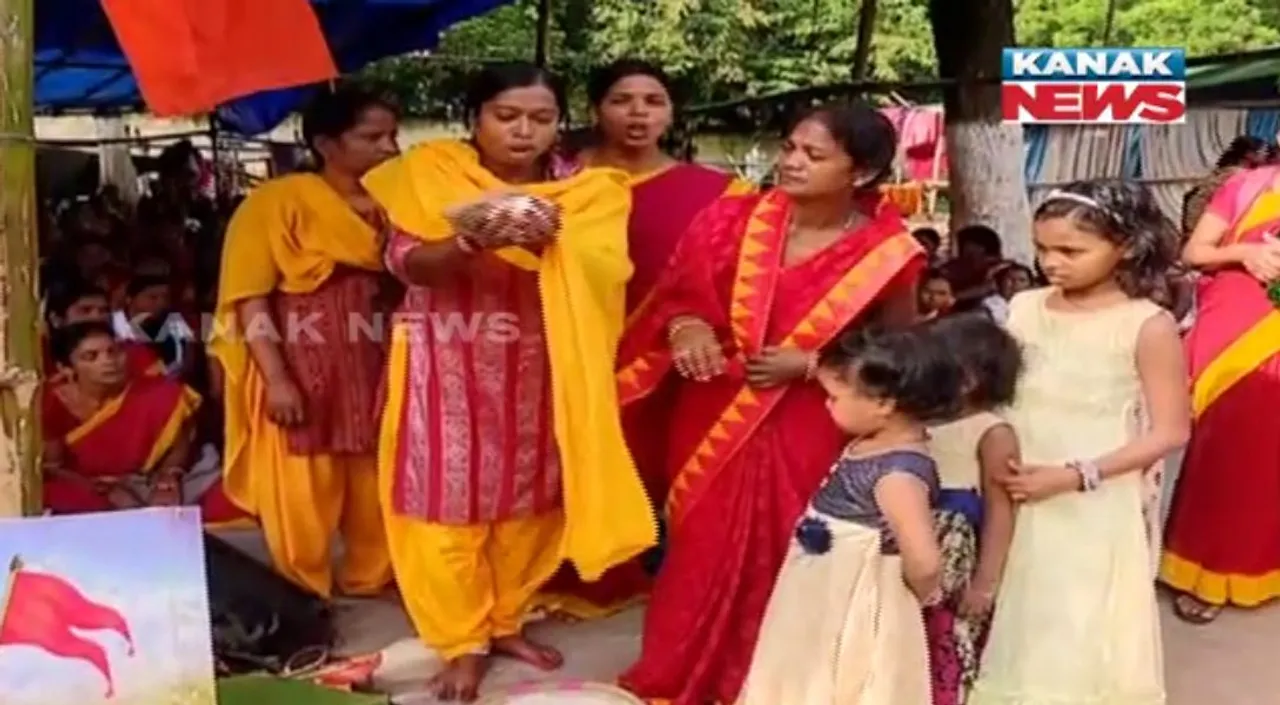  ରାଜଧାନୀ ରାଜରାସ୍ତାରେ ଅଙ୍ଗନୱାଡି କର୍ମୀଙ୍କ ଧାରଣା : ଲୋୟର ପିଏମଜିରେ ପାଳିଲେ କୁମାର ପୂର୍ଣ୍ଣିମା