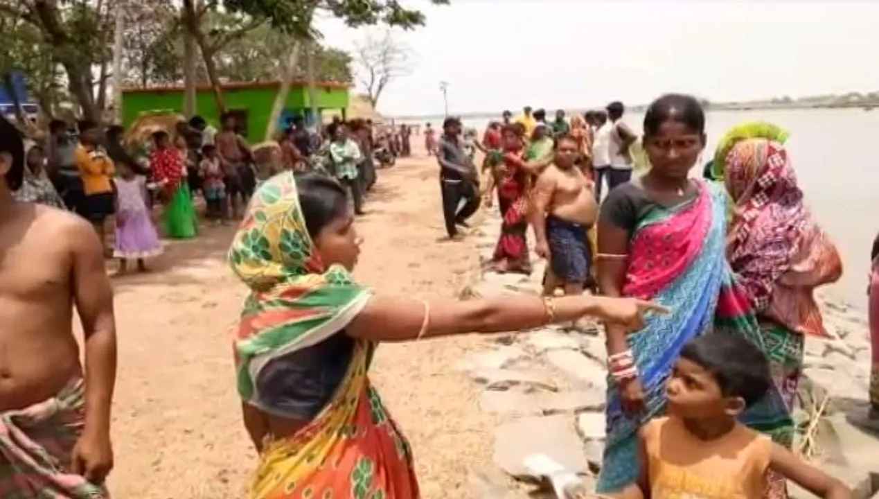  କେନ୍ଦ୍ରାପଡା ରାଜନଗର ଅଭାବନୀୟ ଘଟଣା ! ନଦୀରେ ଗୋଧୋଇବା ବେଳେ ୧୪ ବର୍ଷର ବାଳକକୁ ଟାଣିନେଲା କୁମ୍ଭୀର