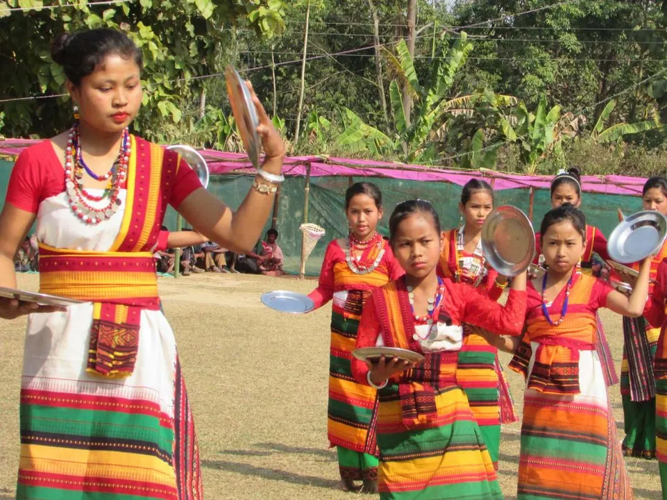  ଆଜି ଓଡିଆ ନବବର୍ଷ ! ଜାଣନ୍ତୁ ଦେଶ-ବିଦେଶରେ ମହାବିଷୁବ ସଂକ୍ରାନ୍ତି କେଉଁ ନାମରେ ଅଧିକ ଲୋକପ୍ରିୟ