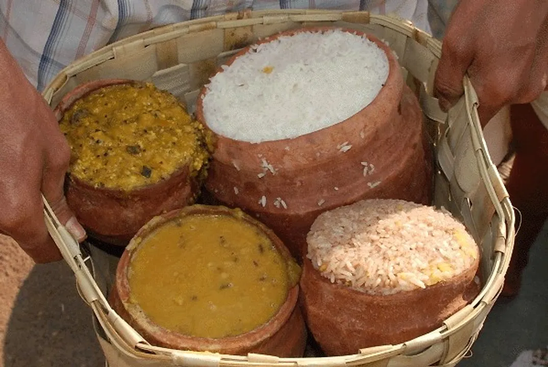 ଦୁଇ ଦିନ ପରେ ଶ୍ରୀମନ୍ଦିରରେ ଶୃଙ୍ଖଳିତ ନୀତି : କ୍ଷତିପୂରଣ ଦାବିରେ ଅଡିବସିଛନ୍ତି ସୁଆର ଓ ମହାସୁଆର ସେବାୟତ, ଆଜି ବି ଭକ୍ତ ପାଇବେନି  ଅବଢ଼ା